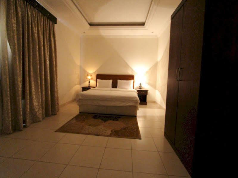 Towlan Hotel Suites 1 3*
